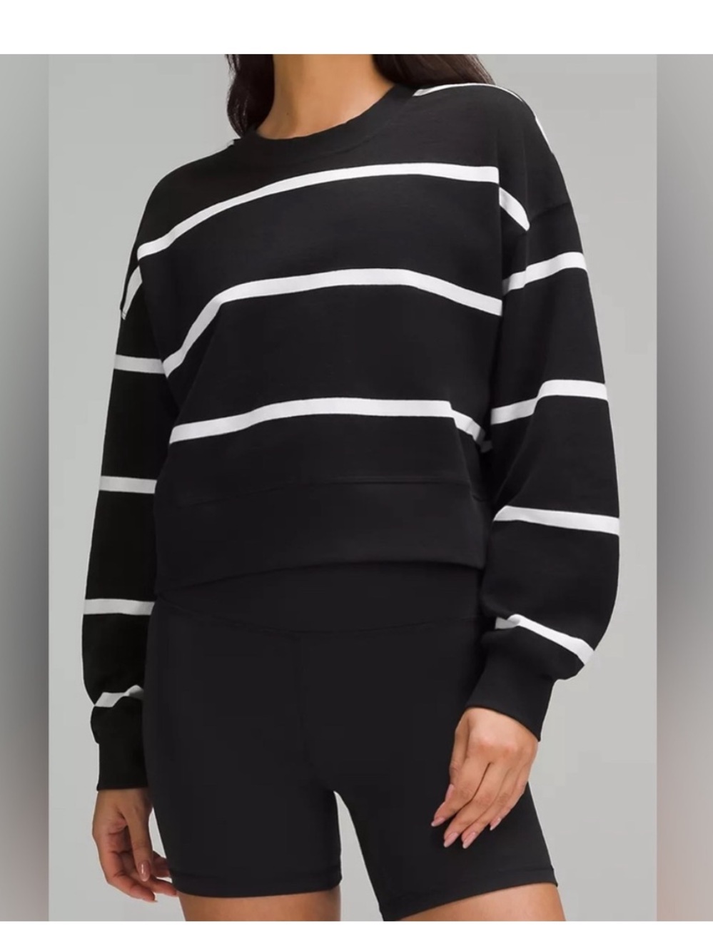 NWOT Lululemon Perfectly
Oversized Cropped Crew
*Stripe 4 small